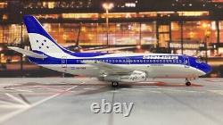 1200 INF200 SAHSA Boeing 737-200 HR-SHO with stand