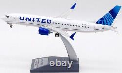 1200 INF200 United Airlines Boeing 737-8 MAX N37257 with stand