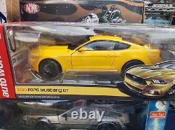 AutoWorld yellow 1/18 Scale Muscle Cars USA 2016 Ford Mustang GT Diecast bad box