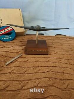 B- 2 Stealth Bomber Northrop Contractors Model In Original Box Awesome