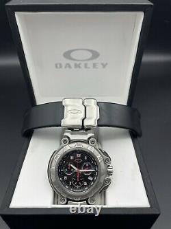 COLLECTIBLE OAKLEY CRANKCASE DURA ACE Di2 SPECIAL PRODUCTION WATCH NEW BATTERY
