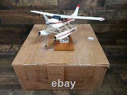 Griffin Models Cessna 206 Stationair Seaplane Model Airplane Pre-owned with Box
