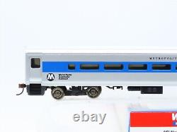HO Walthers #932-6074 Metro-North 85' Horizon Fleet Commuter Coach Passenger