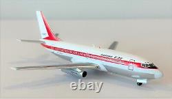 Inflight IF732022 Boeing 737-200 House Color N7560V Diecast 1/200 Model Airplane