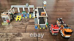 LEGO CITY Garage 7642 Incomplete- See Description