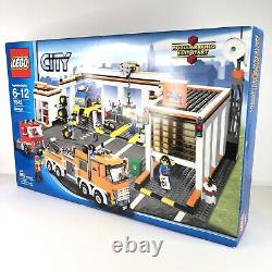 Lego CITY Garage Set 7642 100% Complete + Manuals + Box ADULT OWNED