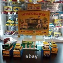 Matchbox MG-1 BP Service Station With A-1 BP Gas Pumps #61, #13, #5, +#32 Orig Boxes