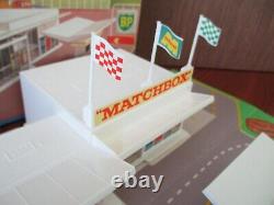 Matchbox MG-1 BP Service Station withForecourt 100% original mint in original box
