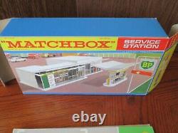 Matchbox MG-1 BP Service Station withForecourt 100% original mint in original box