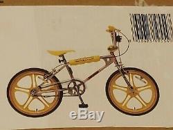 NEW IN BOX Stranger Things Mad Max Mongoose BMX Bike 80s Netflix