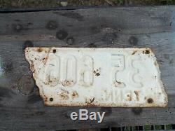 Obsolete RARE State Shaped Tennessee 1942 License Plate #35-606 + C Corner Tag