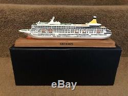 P&O Cruises Set Of 8 Cruise Ship Models Brand New & Boxed approx. 30cms