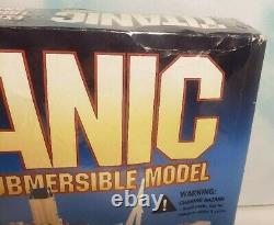 TITANIC BOOK and SUBMERSIBLE MODEL (c)1999 Hughes & Santini NEW IN BOX
