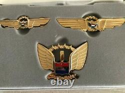 United Airlines Hat Badge With Medium And Large Pilot's Wings In Original Box