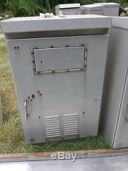 Vintage Hennessy Traffic Signal Light CONTROL BOX Full of electrical stuff